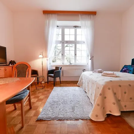 Golf Apartma 22 로가스카슬라티나